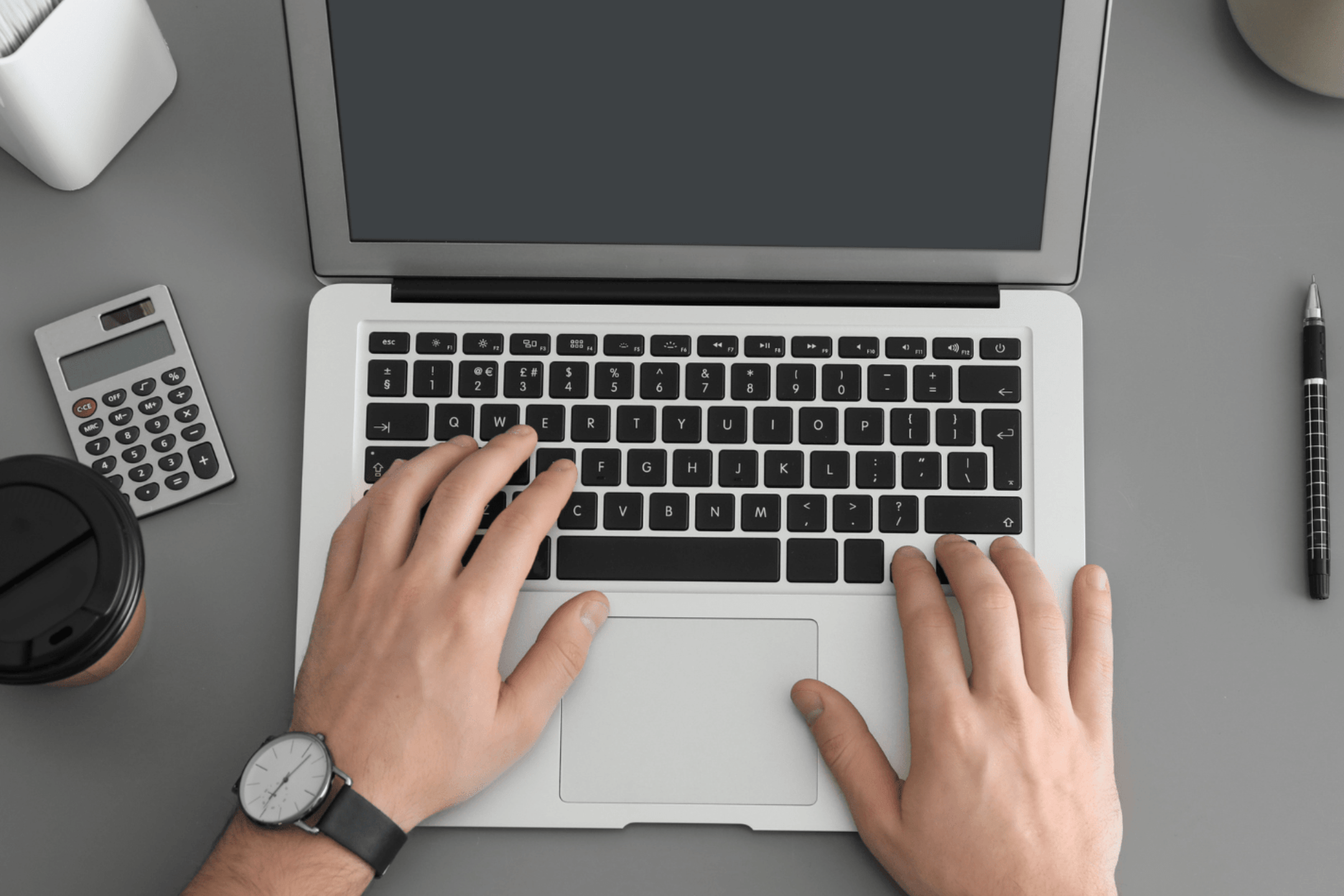 hands-on-laptop